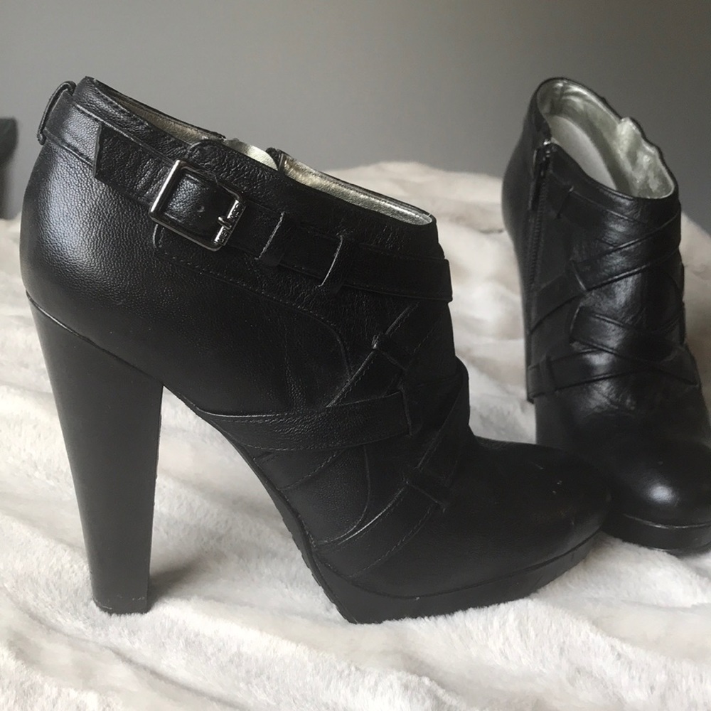 Calvin Kline ankle booties